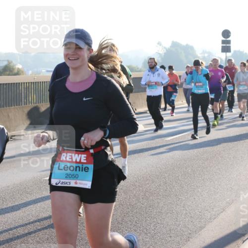 03.10.2025 - Köhlbrandbrückenlauf Lena Gebhardt http://msf.ph/oto/9071485 03.10.2025 09:24:38 Position 1 3052, 2050, 10 meine-sportfotos.de