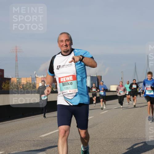 03.10.2025 - Köhlbrandbrückenlauf Jannik Wohlers http://msf.ph/oto/9071513 03.10.2025 09:49:43 Position 3 78, 1351 meine-sportfotos.de
