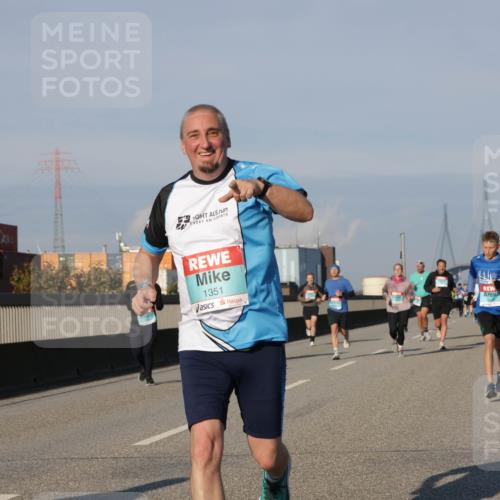 03.10.2025 - Köhlbrandbrückenlauf Jannik Wohlers http://msf.ph/oto/9071516 03.10.2025 09:49:43 Position 3 1351 meine-sportfotos.de