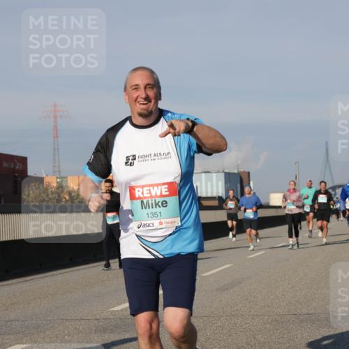 03.10.2025 - Köhlbrandbrückenlauf Jannik Wohlers http://msf.ph/oto/9071530 03.10.2025 09:49:43 Position 3 1351 meine-sportfotos.de