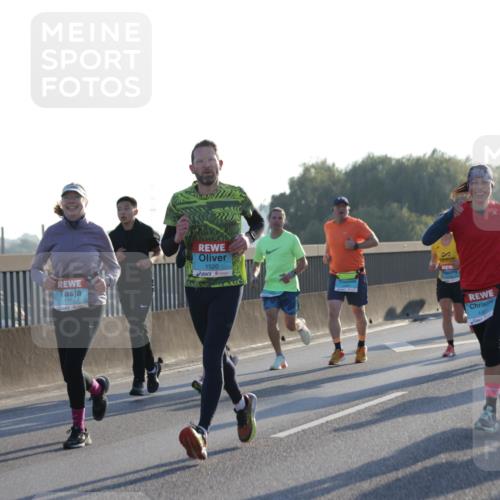 03.10.2025 - Köhlbrandbrückenlauf Jannik Wohlers http://msf.ph/oto/9071569 03.10.2025 09:17:54 Position 3 1568, 1520, 146 meine-sportfotos.de