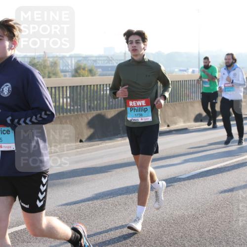 03.10.2025 - Köhlbrandbrückenlauf Lena Gebhardt http://msf.ph/oto/9071587 03.10.2025 09:24:39 Position 1 1725, 1738 meine-sportfotos.de