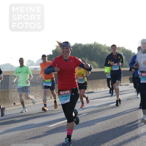 03.10.2025 - Köhlbrandbrückenlauf Jannik Wohlers http://msf.ph/oto/9071612 03.10.2025 09:17:55 Position 3 1520, 1461, 1544 meine-sportfotos.de