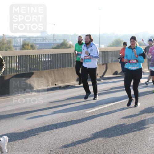 03.10.2025 - Köhlbrandbrückenlauf Lena Gebhardt http://msf.ph/oto/9071640 03.10.2025 09:24:40 Position 1 1738 meine-sportfotos.de