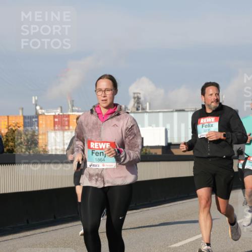 03.10.2025 - Köhlbrandbrückenlauf Jannik Wohlers http://msf.ph/oto/9071672 03.10.2025 09:49:48 Position 3 2798, 1864, 3235, 1326 meine-sportfotos.de