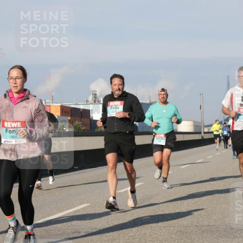 03.10.2025 - Köhlbrandbrückenlauf Jannik Wohlers http://msf.ph/oto/9071693 03.10.2025 09:49:49 Position 3 1864, 3235, 3236 meine-sportfotos.de