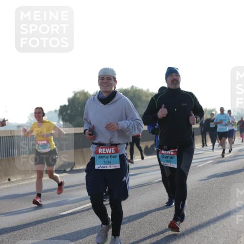03.10.2025 - Köhlbrandbrückenlauf Jannik Wohlers http://msf.ph/oto/9071694 03.10.2025 09:17:56 Position 3 1544, 1876 meine-sportfotos.de