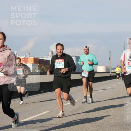 03.10.2025 - Köhlbrandbrückenlauf Jannik Wohlers http://msf.ph/oto/9071708 03.10.2025 09:49:49 Position 3 1864, 3235, 3236, 273 meine-sportfotos.de