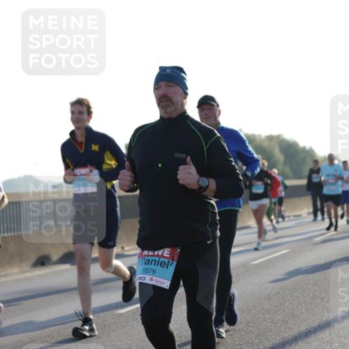 03.10.2025 - Köhlbrandbrückenlauf Jannik Wohlers http://msf.ph/oto/9071740 03.10.2025 09:17:57 Position 3 1544, 1876 meine-sportfotos.de