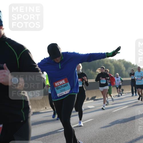 03.10.2025 - Köhlbrandbrückenlauf Jannik Wohlers http://msf.ph/oto/9071764 03.10.2025 09:17:58 Position 3 1876, 3202 meine-sportfotos.de