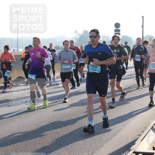 03.10.2025 - Köhlbrandbrückenlauf Lena Gebhardt http://msf.ph/oto/9071767 03.10.2025 09:24:41 Position 1 2304, 1655, 3097 meine-sportfotos.de