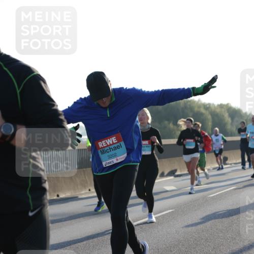 03.10.2025 - Köhlbrandbrückenlauf Jannik Wohlers http://msf.ph/oto/9071773 03.10.2025 09:17:58 Position 3 1876, 3202, 407 meine-sportfotos.de