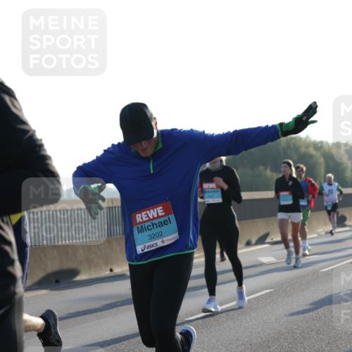 03.10.2025 - Köhlbrandbrückenlauf Jannik Wohlers http://msf.ph/oto/9071792 03.10.2025 09:17:58 Position 3 3202 meine-sportfotos.de