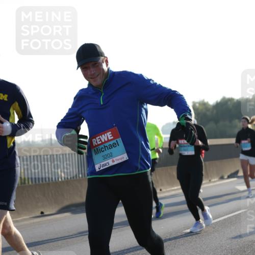 03.10.2025 - Köhlbrandbrückenlauf Jannik Wohlers http://msf.ph/oto/9071817 03.10.2025 09:17:58 Position 3 1849, 3202 meine-sportfotos.de