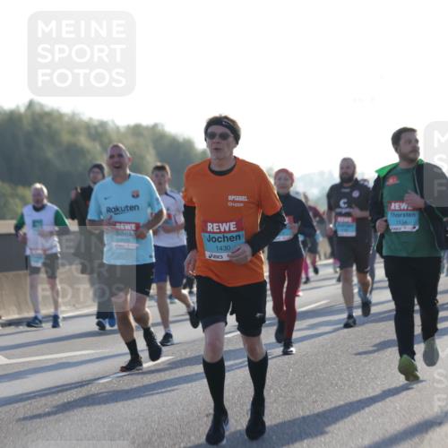 03.10.2025 - Köhlbrandbrückenlauf Jannik Wohlers http://msf.ph/oto/9071834 03.10.2025 09:17:59 Position 3 1430, 1534 meine-sportfotos.de