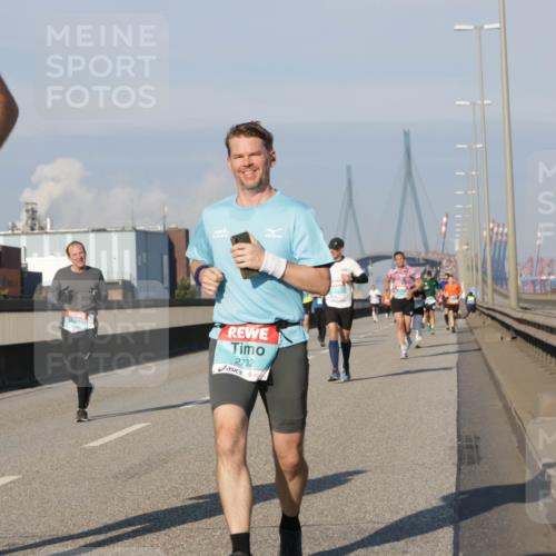 03.10.2025 - Köhlbrandbrückenlauf Jannik Wohlers http://msf.ph/oto/9071835 03.10.2025 09:49:52 Position 3 2732 meine-sportfotos.de