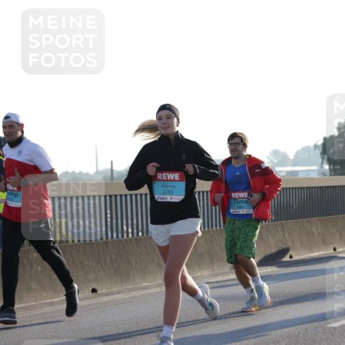 03.10.2025 - Köhlbrandbrückenlauf Jannik Wohlers http://msf.ph/oto/9071882 03.10.2025 09:18:00 Position 3 3753, 3484 meine-sportfotos.de