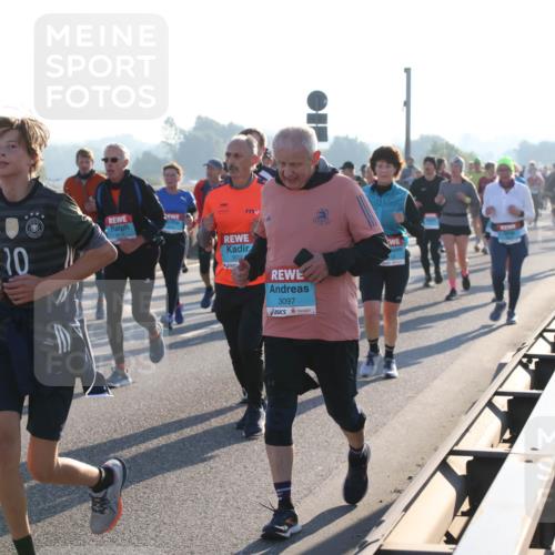 03.10.2025 - Köhlbrandbrückenlauf Lena Gebhardt http://msf.ph/oto/9071943 03.10.2025 09:24:44 Position 1 10, 3579, 3097 meine-sportfotos.de