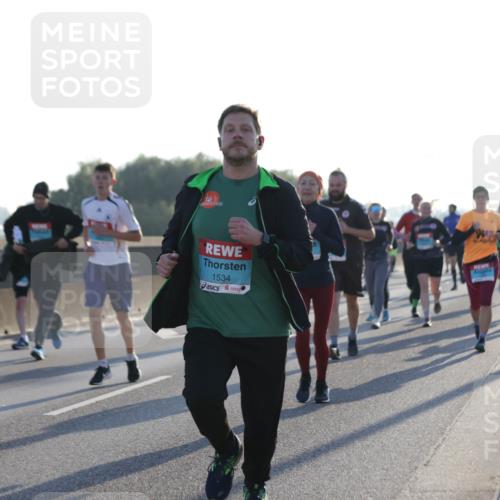 03.10.2025 - Köhlbrandbrückenlauf Jannik Wohlers http://msf.ph/oto/9071965 03.10.2025 09:18:02 Position 3 3128, 1534 meine-sportfotos.de