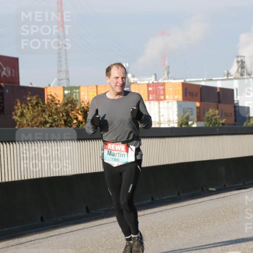 03.10.2025 - Köhlbrandbrückenlauf Jannik Wohlers http://msf.ph/oto/9071976 03.10.2025 09:49:54 Position 3 1308 meine-sportfotos.de