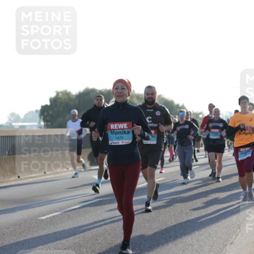 03.10.2025 - Köhlbrandbrückenlauf Jannik Wohlers http://msf.ph/oto/9072035 03.10.2025 09:18:03 Position 3 1670 meine-sportfotos.de