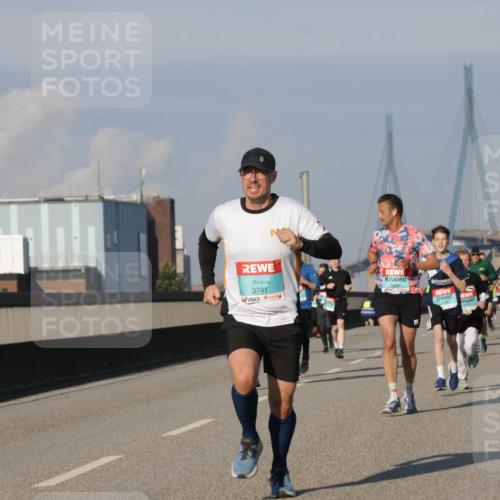 03.10.2025 - Köhlbrandbrückenlauf Jannik Wohlers http://msf.ph/oto/9072039 03.10.2025 09:49:56 Position 3 3791 meine-sportfotos.de