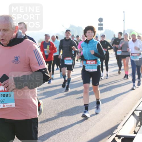 03.10.2025 - Köhlbrandbrückenlauf Lena Gebhardt http://msf.ph/oto/9072062 03.10.2025 09:24:45 Position 1 3576, 3097 meine-sportfotos.de