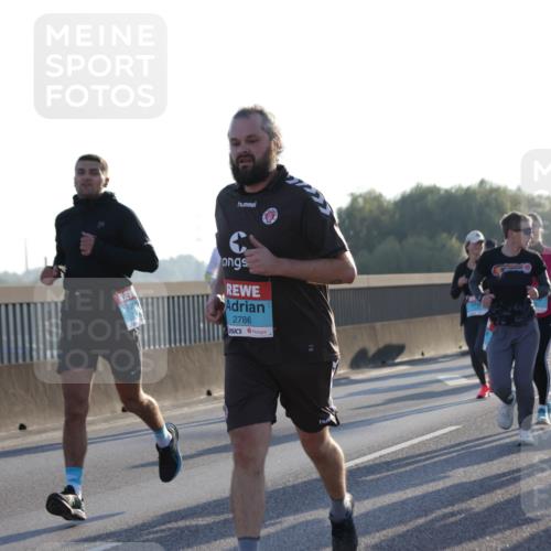 03.10.2025 - Köhlbrandbrückenlauf Jannik Wohlers http://msf.ph/oto/9072116 03.10.2025 09:18:05 Position 3 2786, 3006, 1598 meine-sportfotos.de