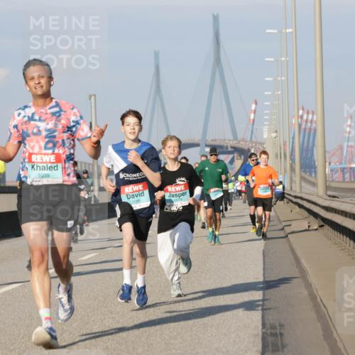 03.10.2025 - Köhlbrandbrückenlauf Jannik Wohlers http://msf.ph/oto/9072117 03.10.2025 09:49:59 Position 3 1111, 1039, 3196, 1173 meine-sportfotos.de