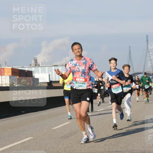 03.10.2025 - Köhlbrandbrückenlauf Jannik Wohlers http://msf.ph/oto/9072139 03.10.2025 09:49:59 Position 3 1039, 3196 meine-sportfotos.de