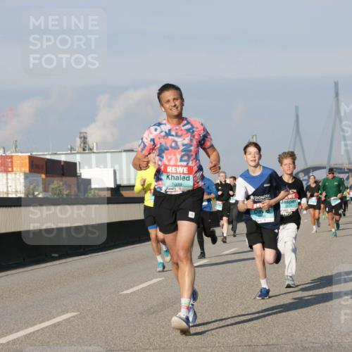 03.10.2025 - Köhlbrandbrückenlauf Jannik Wohlers http://msf.ph/oto/9072152 03.10.2025 09:50:00 Position 3 1039, 1173 meine-sportfotos.de