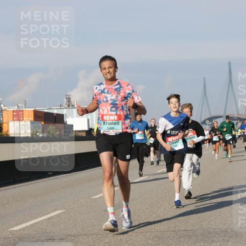 03.10.2025 - Köhlbrandbrückenlauf Jannik Wohlers http://msf.ph/oto/9072186 03.10.2025 09:50:00 Position 3 1039, 3196 meine-sportfotos.de