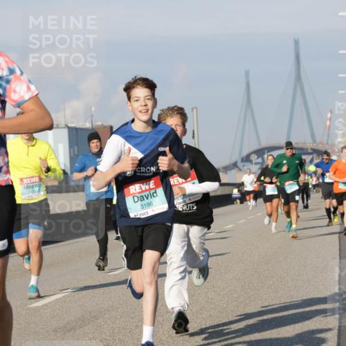 03.10.2025 - Köhlbrandbrückenlauf Jannik Wohlers http://msf.ph/oto/9072193 03.10.2025 09:50:01 Position 3 1039, 1111, 10, 3196 meine-sportfotos.de