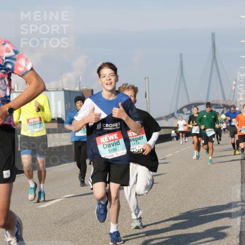 03.10.2025 - Köhlbrandbrückenlauf Jannik Wohlers http://msf.ph/oto/9072204 03.10.2025 09:50:01 Position 3 1039, 1111, 3196, 1173 meine-sportfotos.de