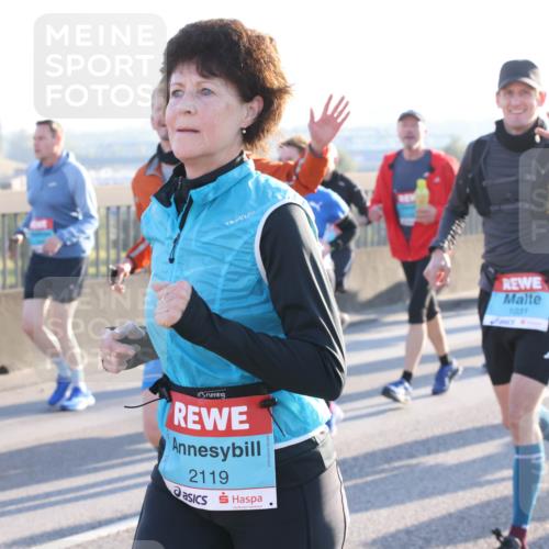 03.10.2025 - Köhlbrandbrückenlauf Lena Gebhardt http://msf.ph/oto/9072208 03.10.2025 09:24:47 Position 1 2119, 1031 meine-sportfotos.de