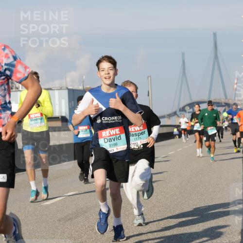 03.10.2025 - Köhlbrandbrückenlauf Jannik Wohlers http://msf.ph/oto/9072209 03.10.2025 09:50:01 Position 3 1039, 1111, 1173, 3196 meine-sportfotos.de