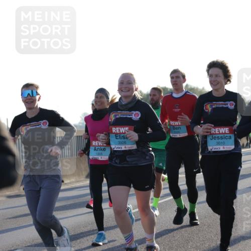 03.10.2025 - Köhlbrandbrückenlauf Jannik Wohlers http://msf.ph/oto/9072218 03.10.2025 09:18:07 Position 3 3006, 1355, 2560, 3010 meine-sportfotos.de