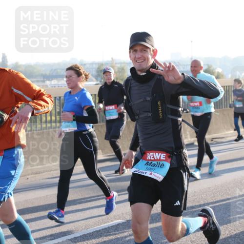 03.10.2025 - Köhlbrandbrückenlauf Lena Gebhardt http://msf.ph/oto/9072236 03.10.2025 09:24:48 Position 1 3281, 3084, 1031 meine-sportfotos.de