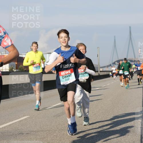 03.10.2025 - Köhlbrandbrückenlauf Jannik Wohlers http://msf.ph/oto/9072247 03.10.2025 09:50:01 Position 3 1039, 3196, 1173 meine-sportfotos.de