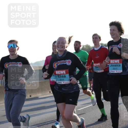 03.10.2025 - Köhlbrandbrückenlauf Jannik Wohlers http://msf.ph/oto/9072256 03.10.2025 09:18:07 Position 3 13, 3006, 2560, 3010 meine-sportfotos.de