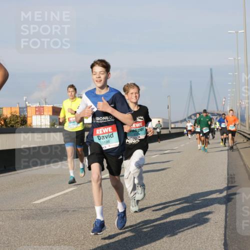 03.10.2025 - Köhlbrandbrückenlauf Jannik Wohlers http://msf.ph/oto/9072276 03.10.2025 09:50:02 Position 3 89, 1111, 3196, 1173 meine-sportfotos.de