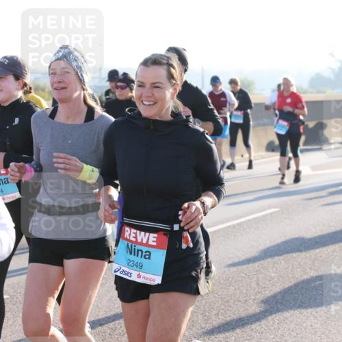 03.10.2025 - Köhlbrandbrückenlauf Lena Gebhardt http://msf.ph/oto/9072386 03.10.2025 09:24:50 Position 1 14, 2349 meine-sportfotos.de