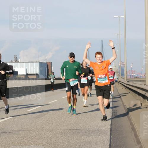 03.10.2025 - Köhlbrandbrückenlauf Jannik Wohlers http://msf.ph/oto/9072415 03.10.2025 09:50:07 Position 3  meine-sportfotos.de