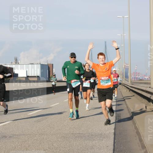 03.10.2025 - Köhlbrandbrückenlauf Jannik Wohlers http://msf.ph/oto/9072422 03.10.2025 09:50:07 Position 3 3496 meine-sportfotos.de