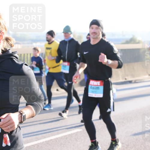 03.10.2025 - Köhlbrandbrückenlauf Lena Gebhardt http://msf.ph/oto/9072455 03.10.2025 09:24:50 Position 1 1677 meine-sportfotos.de