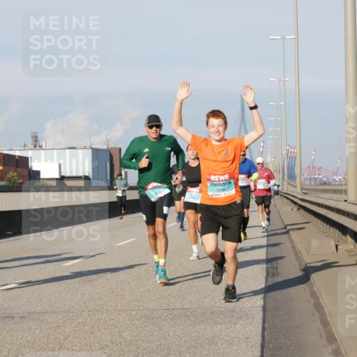 03.10.2025 - Köhlbrandbrückenlauf Jannik Wohlers http://msf.ph/oto/9072464 03.10.2025 09:50:07 Position 3 516, 3496 meine-sportfotos.de