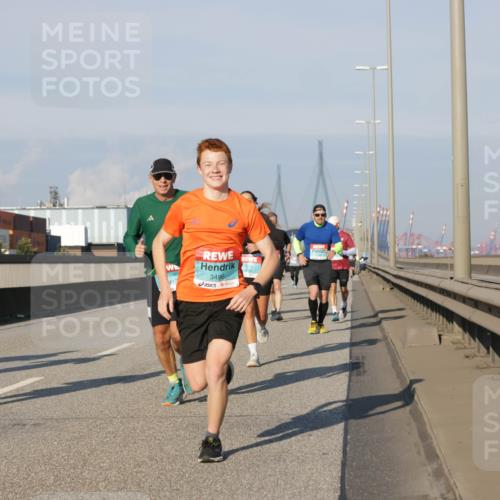 03.10.2025 - Köhlbrandbrückenlauf Jannik Wohlers http://msf.ph/oto/9072500 03.10.2025 09:50:08 Position 3 3496 meine-sportfotos.de