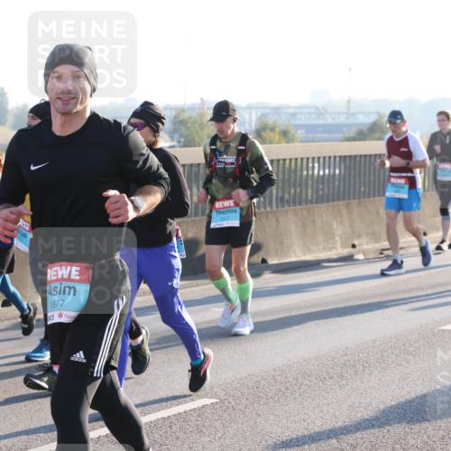 03.10.2025 - Köhlbrandbrückenlauf Lena Gebhardt http://msf.ph/oto/9072504 03.10.2025 09:24:51 Position 1 1877, 2413 meine-sportfotos.de