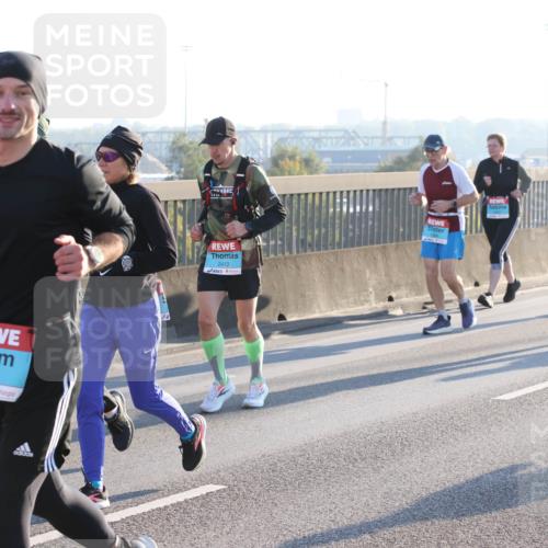 03.10.2025 - Köhlbrandbrückenlauf Lena Gebhardt http://msf.ph/oto/9072519 03.10.2025 09:24:51 Position 1 1877, 28, 2413 meine-sportfotos.de
