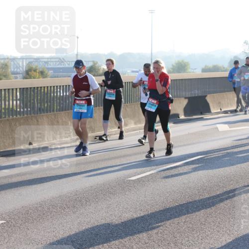 03.10.2025 - Köhlbrandbrückenlauf Lena Gebhardt http://msf.ph/oto/9072563 03.10.2025 09:24:51 Position 1 3159, 2315, 10 meine-sportfotos.de